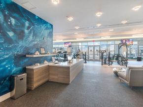 17111 Biscayne Blvd 2002, North Miami Beach FL 33160