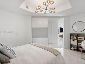 17111 Biscayne Blvd 2002, North Miami Beach FL 33160