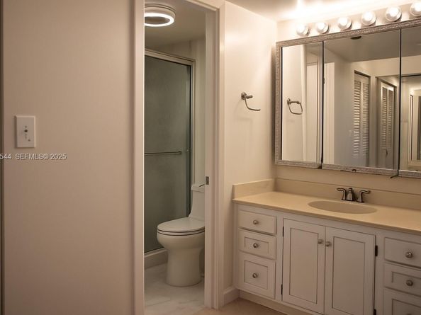 1100 Saint Charles Pl 308, Pembroke Pines FL 33026