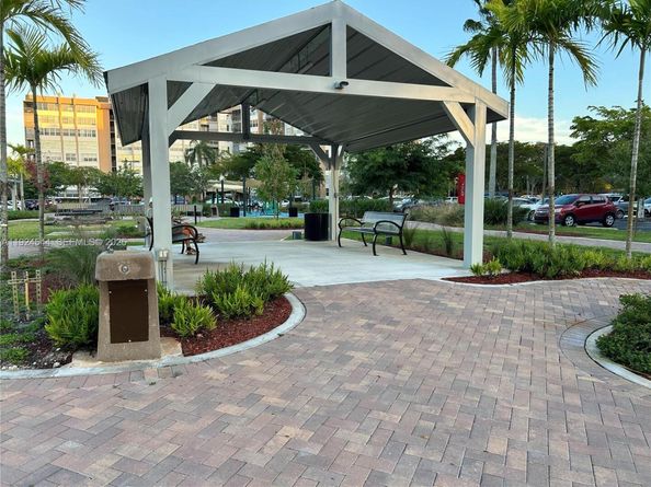 1100 Saint Charles Pl 308, Pembroke Pines FL 33026