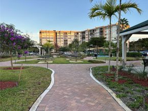 1100 Saint Charles Pl 308, Pembroke Pines FL 33026