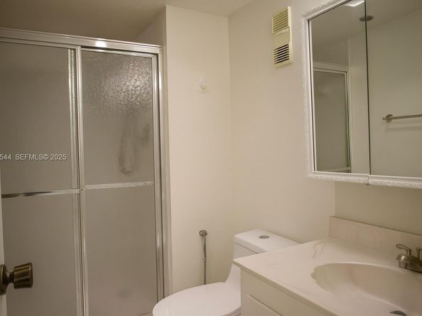 1100 Saint Charles Pl 308, Pembroke Pines FL 33026