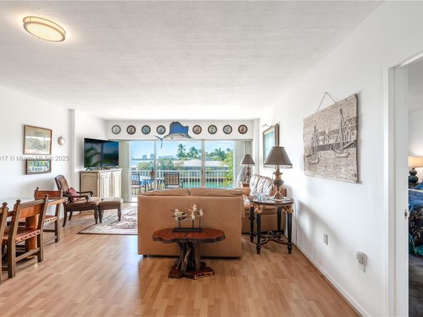 1700 NE 105th St 216, Miami Shores FL 33138