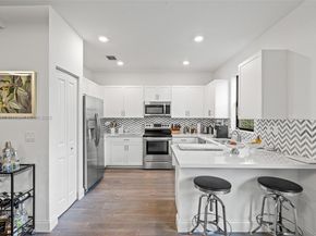 245 NE 210th St, Miami FL 33179