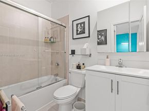 245 NE 210th St, Miami FL 33179