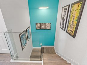 245 NE 210th St, Miami FL 33179