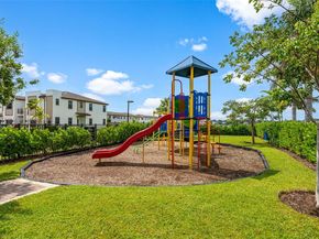 245 NE 210th St, Miami FL 33179