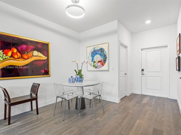 245 NE 210th St, Miami FL 33179