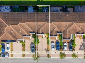 245 NE 210th St, Miami FL 33179