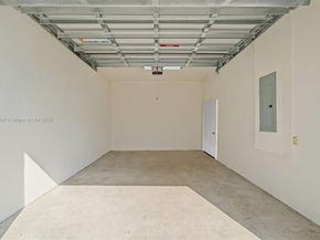 245 NE 210th St, Miami FL 33179