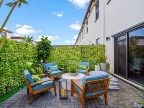 245 NE 210th St, Miami FL 33179