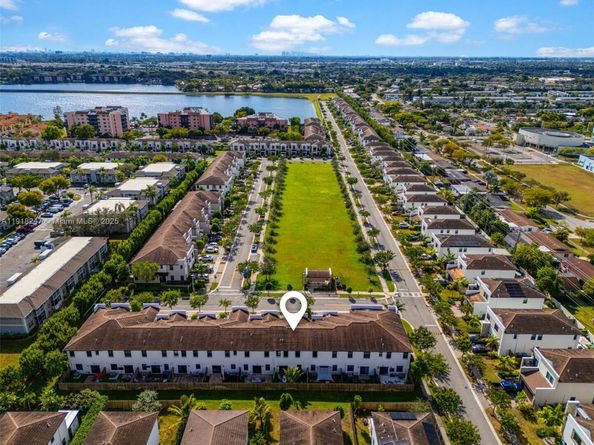 245 NE 210th St, Miami FL 33179