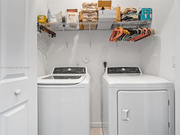 245 NE 210th St, Miami FL 33179