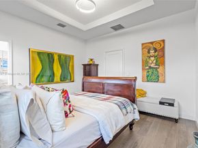 245 NE 210th St, Miami FL 33179