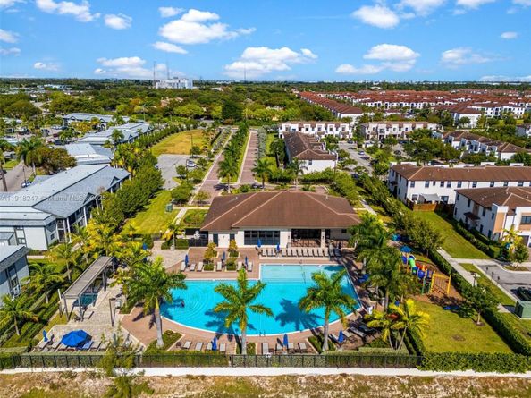 245 NE 210th St, Miami FL 33179