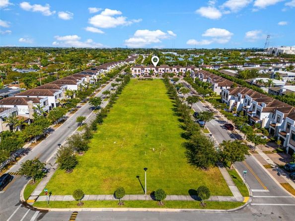 245 NE 210th St, Miami FL 33179