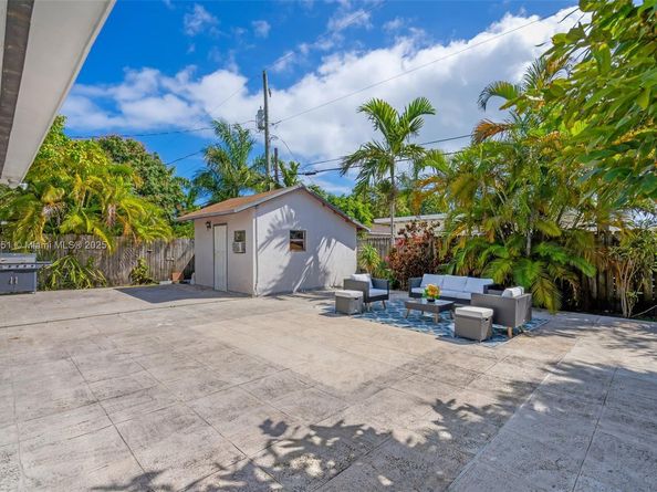 900 N Shore Dr, Miami Beach FL 33141