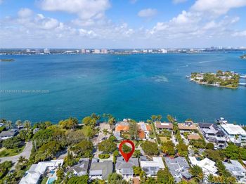 900 N Shore Dr