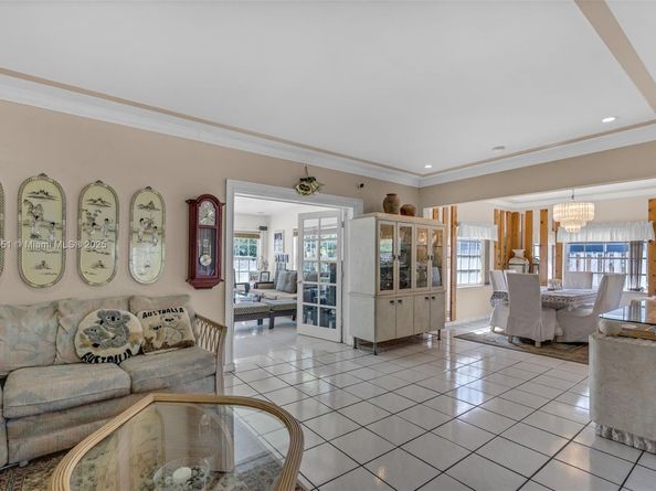 900 N Shore Dr, Miami Beach FL 33141