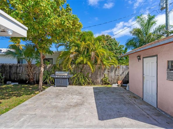 900 N Shore Dr, Miami Beach FL 33141