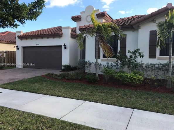 15400 SW 176 Ln, Miami FL 33187