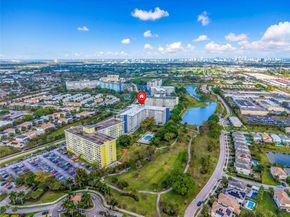 4350 Hillcrest Dr 200, Hollywood FL 33021