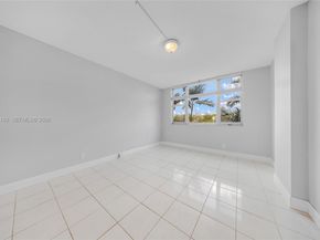 4350 Hillcrest Dr 200, Hollywood FL 33021
