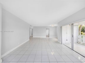 4350 Hillcrest Dr 200, Hollywood FL 33021