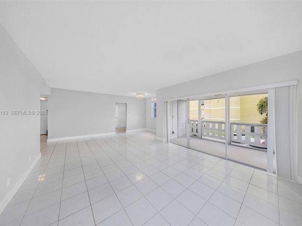 4350 Hillcrest Dr 200, Hollywood FL 33021