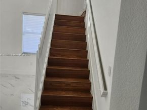 8465 NW 108th Path, Doral FL 33178