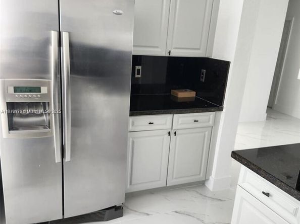 8465 NW 108th Path, Doral FL 33178
