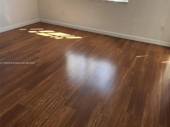 8465 NW 108th Path, Doral FL 33178