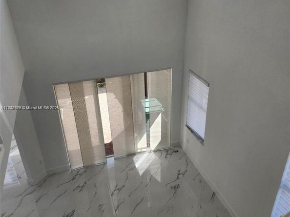 8465 NW 108th Path, Doral FL 33178