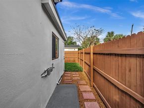 1123 NE 1st Ave, Fort Lauderdale FL 33304