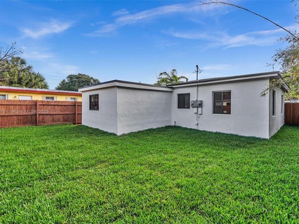 1123 NE 1st Ave, Fort Lauderdale FL 33304
