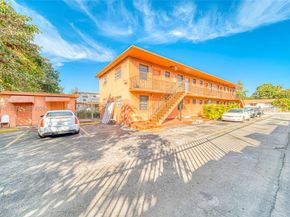 1716 NW 19th St, Miami FL 33125