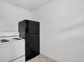 1716 NW 19th St, Miami FL 33125