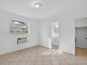 1716 NW 19th St, Miami FL 33125