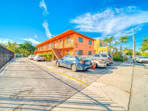 1716 NW 19th St, Miami FL 33125