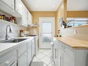 52 NE 204th St 6, Miami Gardens FL 33179