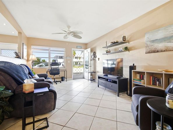 52 NE 204th St 6, Miami Gardens FL 33179