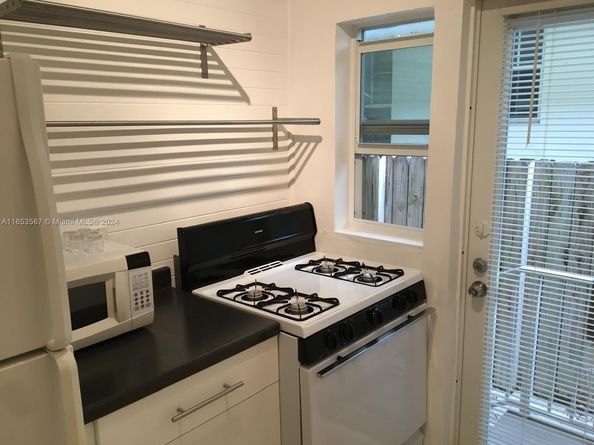 1228 Pennsylvania Ave 3, Miami Beach FL 33139