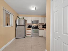 10441 Mahogany Key Cir 101, Miami FL 33196