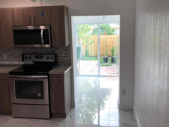6710 SW 18th Ct, North Lauderdale FL 33068