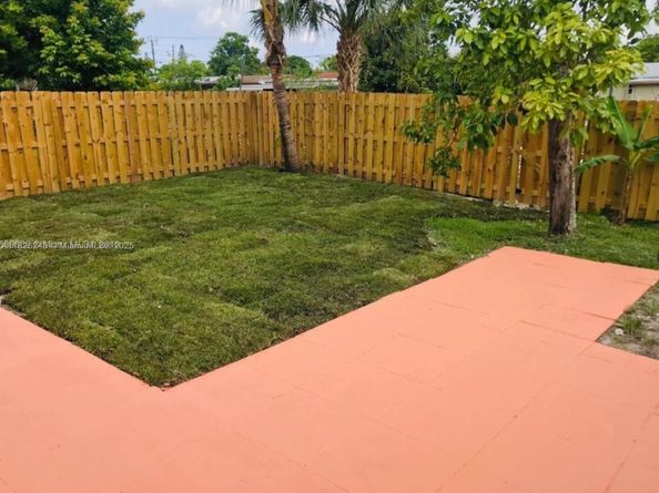 6710 SW 18th Ct, North Lauderdale FL 33068