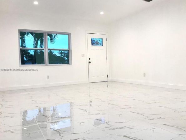 6710 SW 18th Ct, North Lauderdale FL 33068