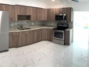 6710 SW 18th Ct, North Lauderdale FL 33068
