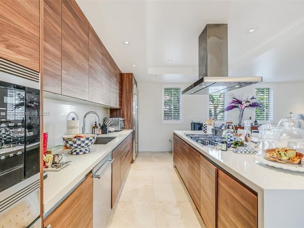 641 Santander Ave 3, Coral Gables FL 33134