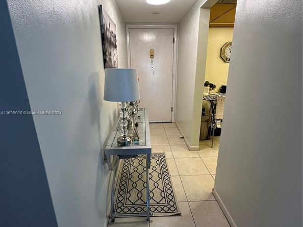 6701 N University Dr 202, Tamarac FL 33321