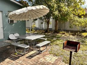 725 NW 4th Ave, Fort Lauderdale FL 33311